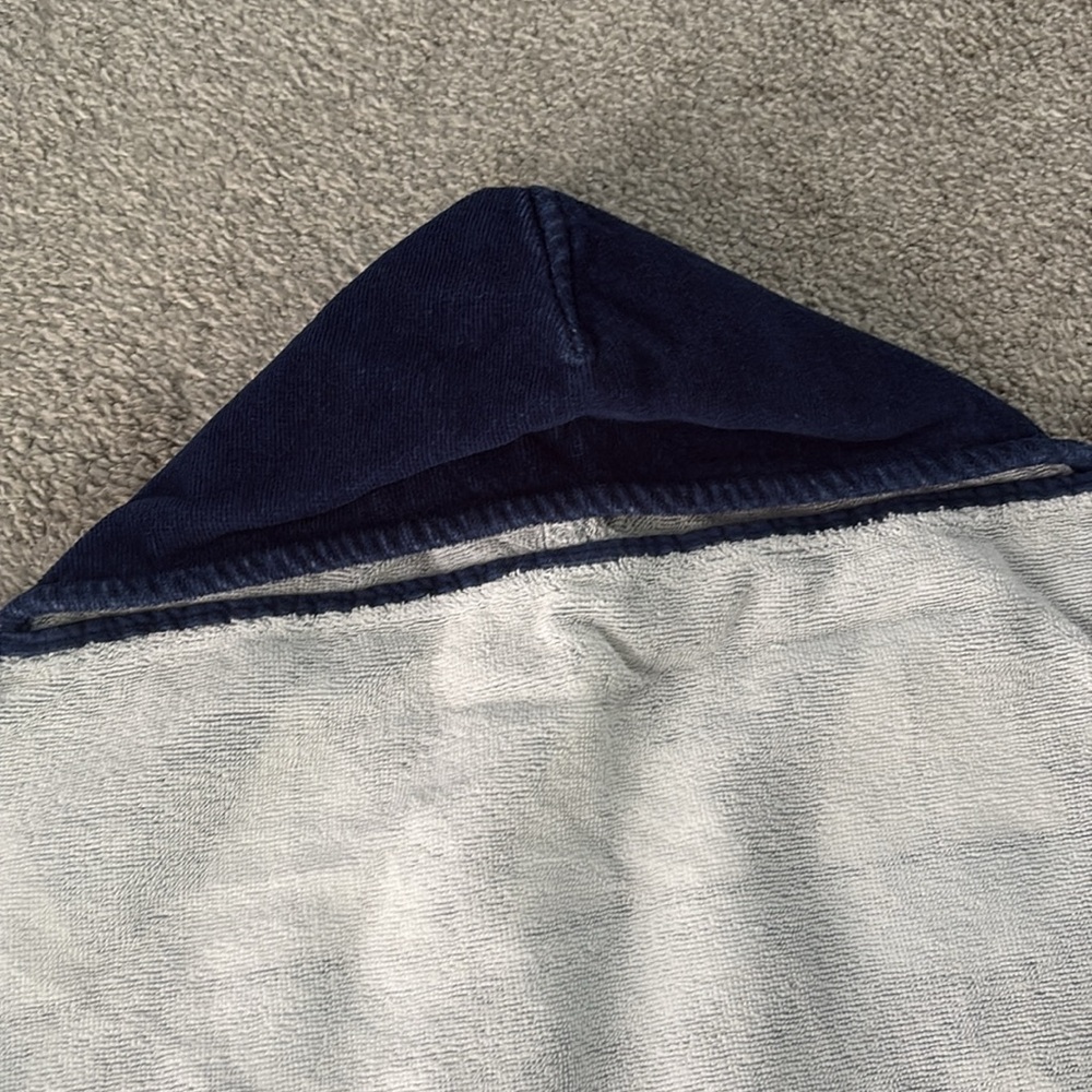 Pottery Barn Kids baby hooded beach towel navy sailboats - Picture 4 of 4